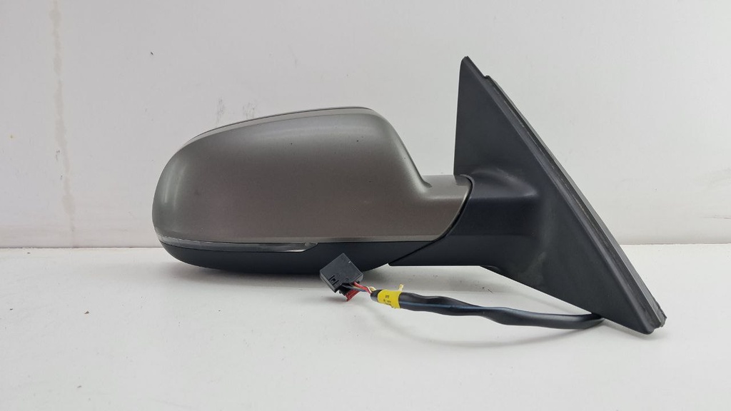 Зеркало правое Audi A4 B8 6 pin 2012 8K1857410AG