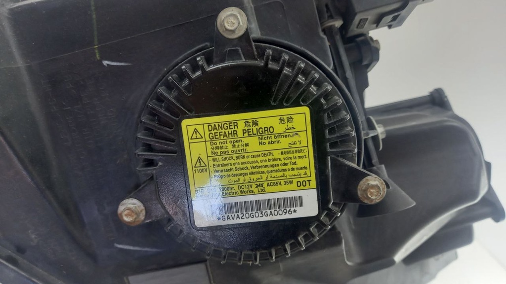 Фара ліва Cadillac CTS 2008-2011 25897363