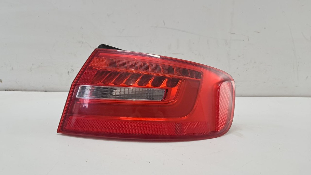 Фонарь задний правый Audi A4 B8 2012-2015 8K5945096AC