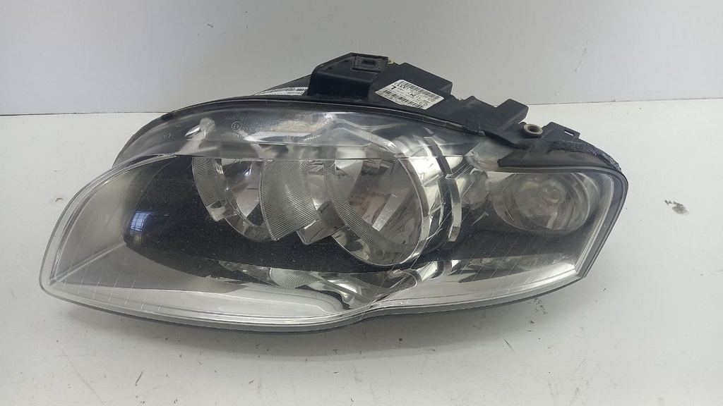 Фара ліва Audi A4 B7 2004-2007 8E0941003BK
