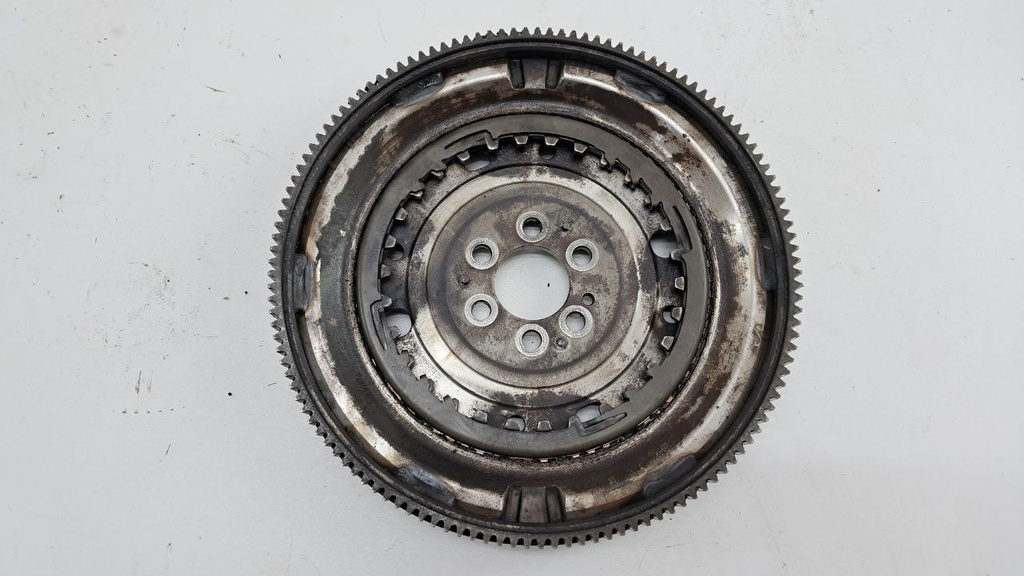 Маховик двигателя Volkswagen Passat B6 1.8 TSI 2005-2010 гг 03L105266DP