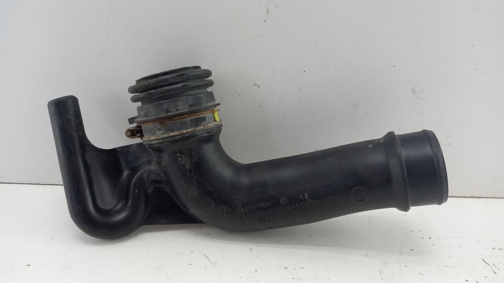 Патрубок воздушного фильтра Toyota Yaris III 1.5 16v VVTI 2017 гг 1788047070