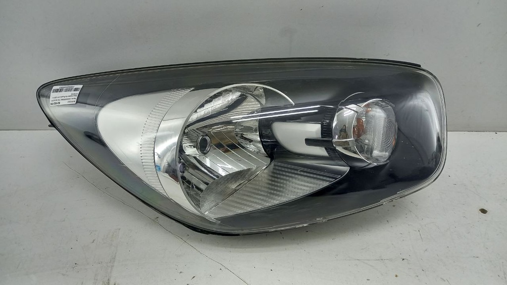Фара права Kia Picanto 2011-2017 921021Y0
