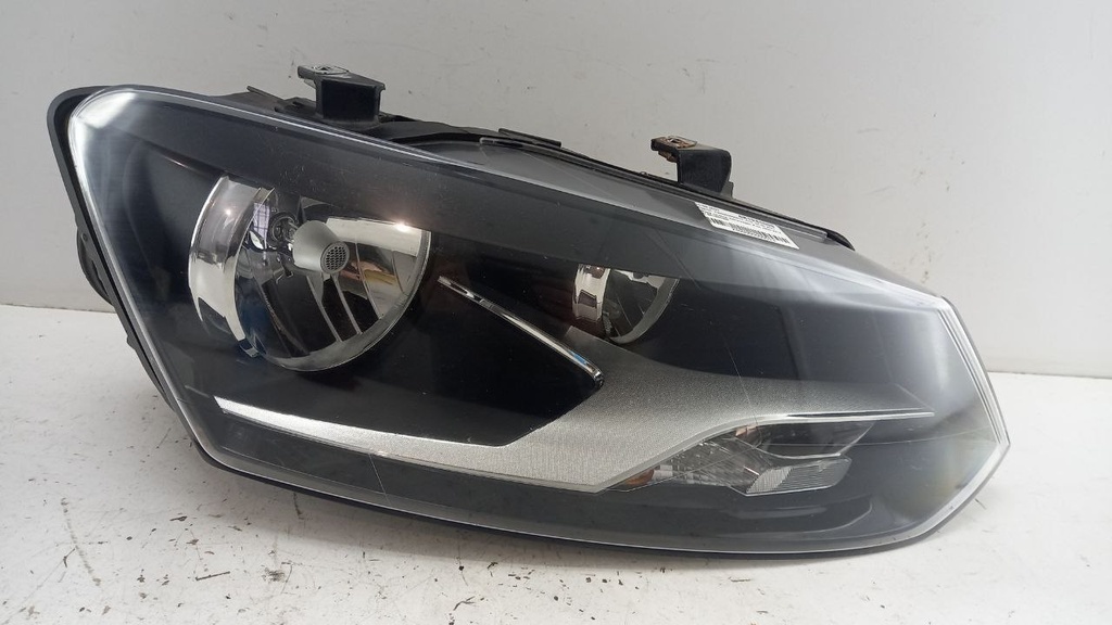 Фара правая Volkswagen Polo 2009-2013 6R1941008