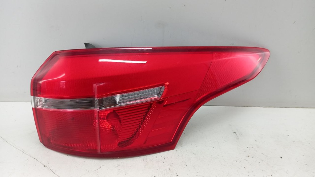 Фонарь задний правый Ford Focus 2014-2019 F1EB13404D