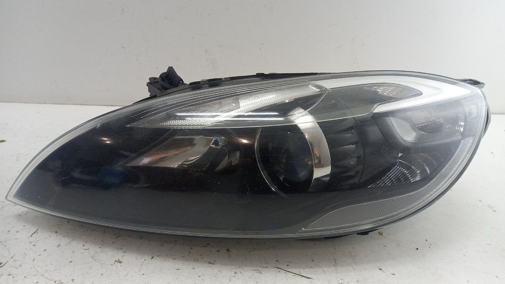 Фара ліва Volvo V40 2012-2016 31283332
