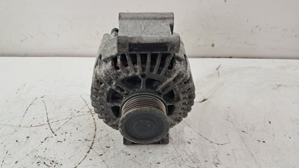 Генератор Audi A4 B7 2.0 TFSI 2006  06D903016