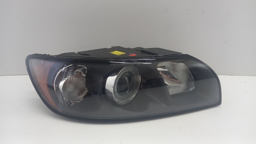 Фара права Volvo V40 V50 2006 31335231