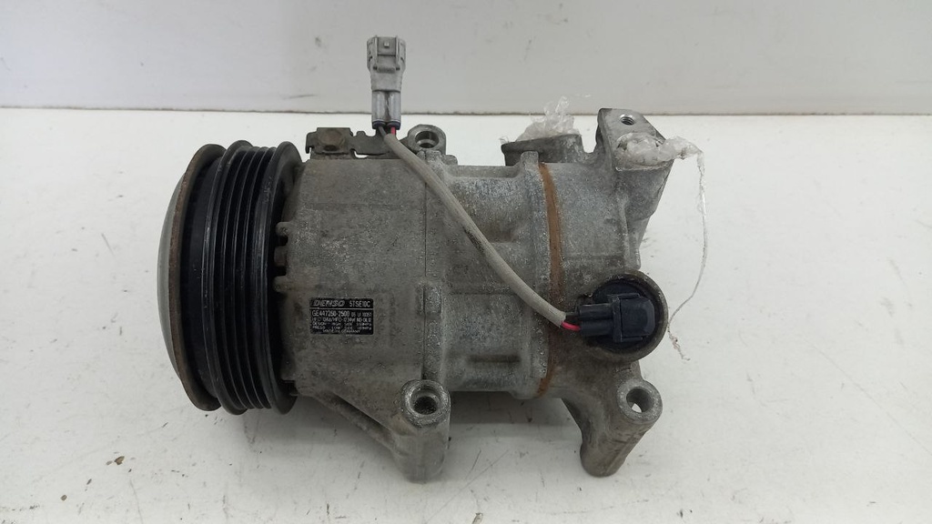Компрессор кондиционера Toyota Yaris III 1.5 16v VVTI 2017 4472502500