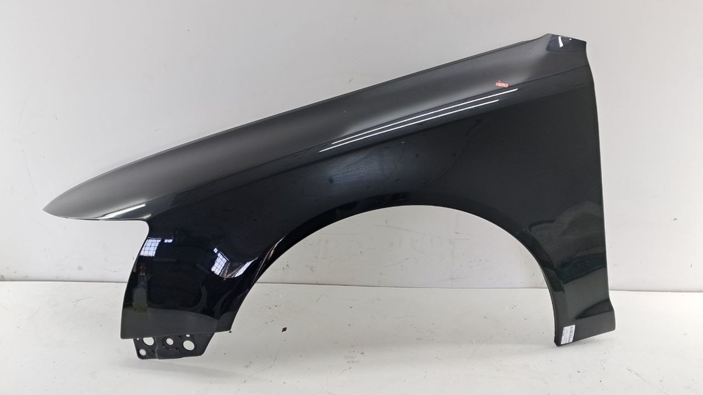 Крыло левое Audi A6 C6 2009-2011 4F0821103F