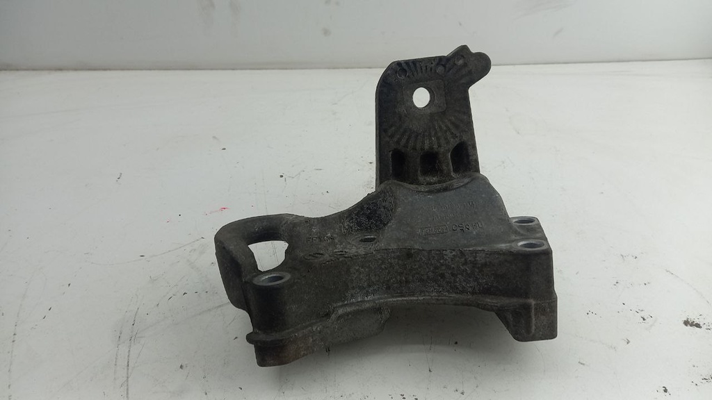 Кронштейн двигуна Ford B-max 1.6 TDCi 2012-2017 рр. 7V206030BB