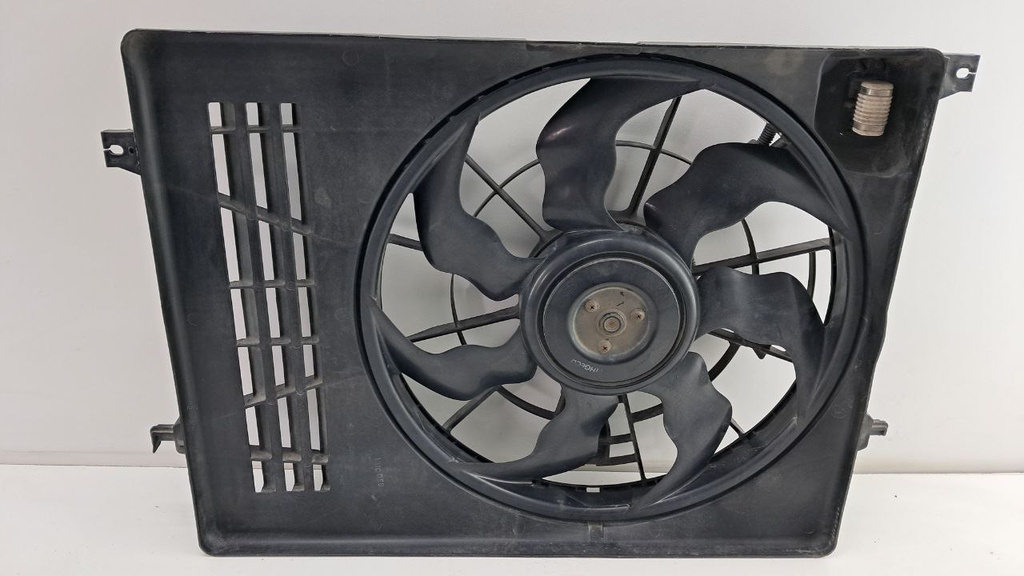 Вентилятор Kia Sportage Kombi 1.6 CRDI 2013 404823W4 253802Z000