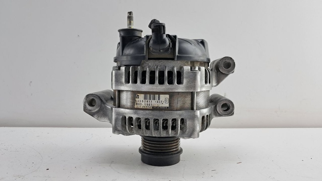 Генератор Opel Insignia 2.0 Turbo 2018 13592811