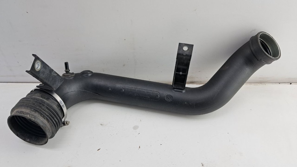 Патрубок воздушного фильтра Ford C-MAX 2003-2010 гг 3M519A673UD