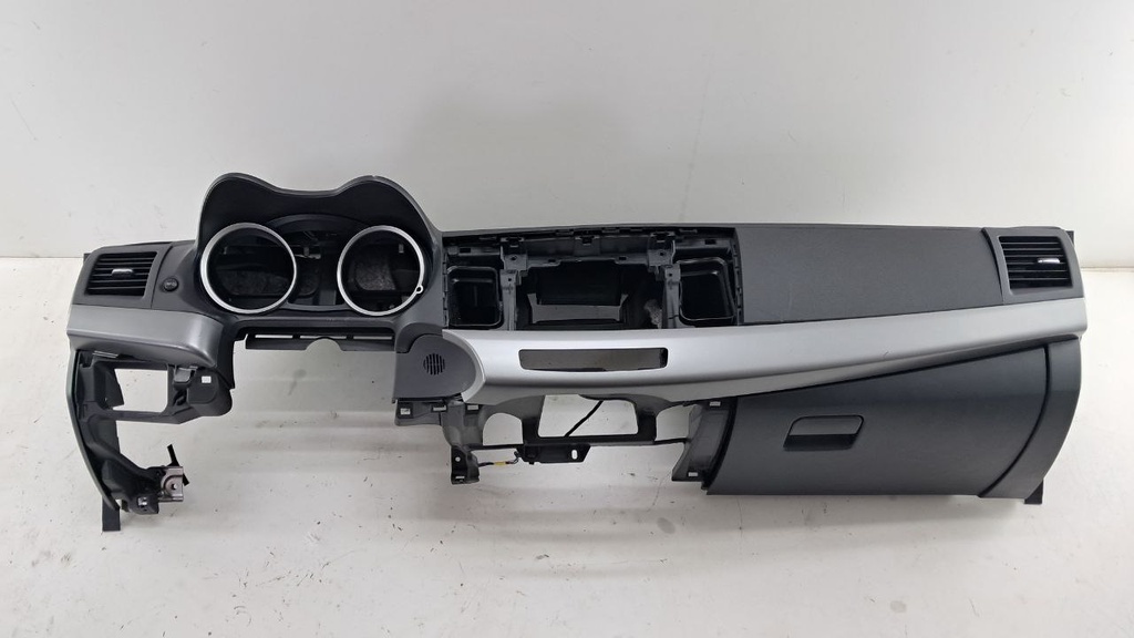 Декоративная накладка торпедо Mitsubishi Lancer X 2012 8000A212XA