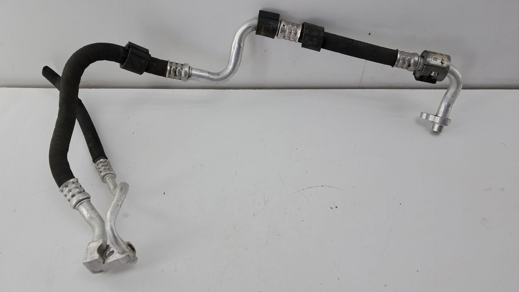 Трубка кондиционера Opel Insignia 2.0 Turbo 2018  39123985