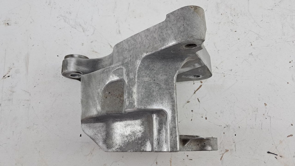 Кронштейн коробки автомат Opel Insignia 2.0 Turbo 2018  23508181