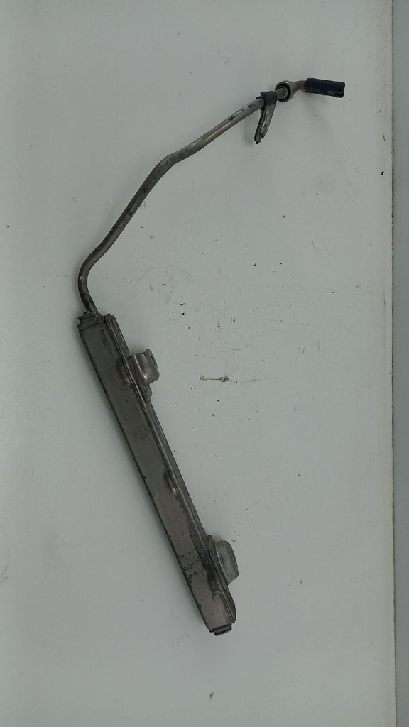 Паливна рампа Toyota Avensis Auris 1.8 16V 2011 гг 2381437050