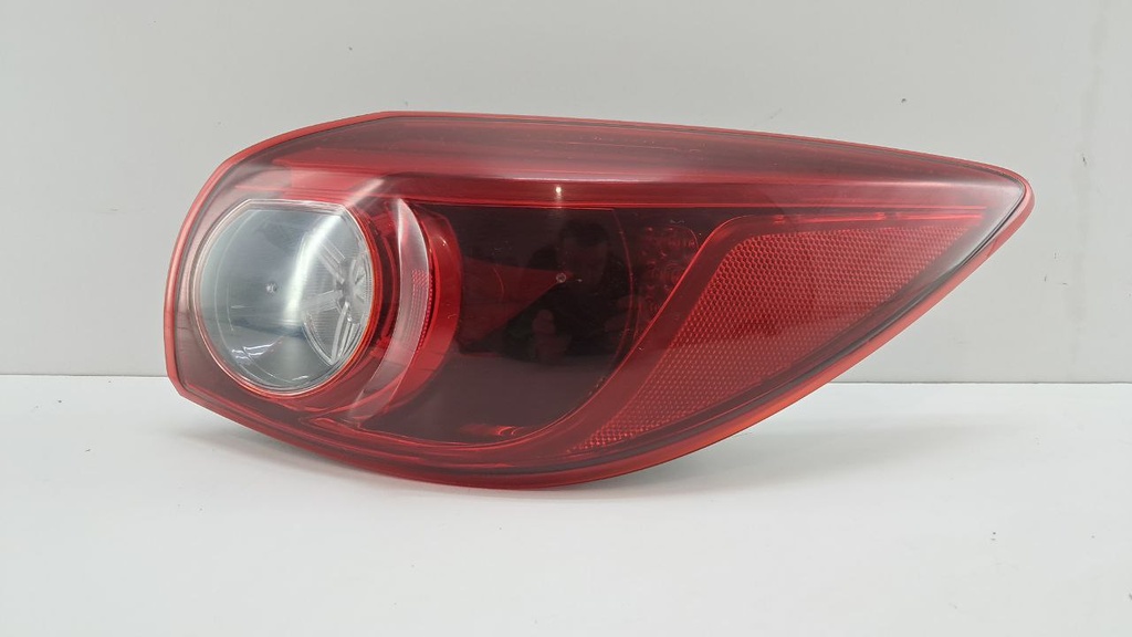 Фонарь задний правый Mazda 3 хетчбек 2013-2018 B45D51150