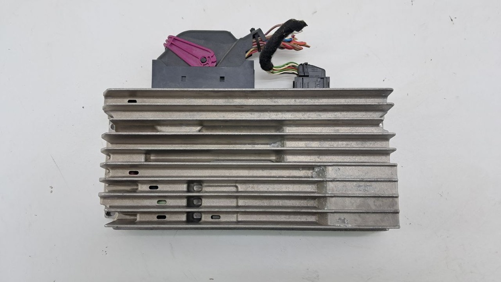 Підсилювач радіо AUDI A5 8T A4 B8 2007-2016 8T0035223S