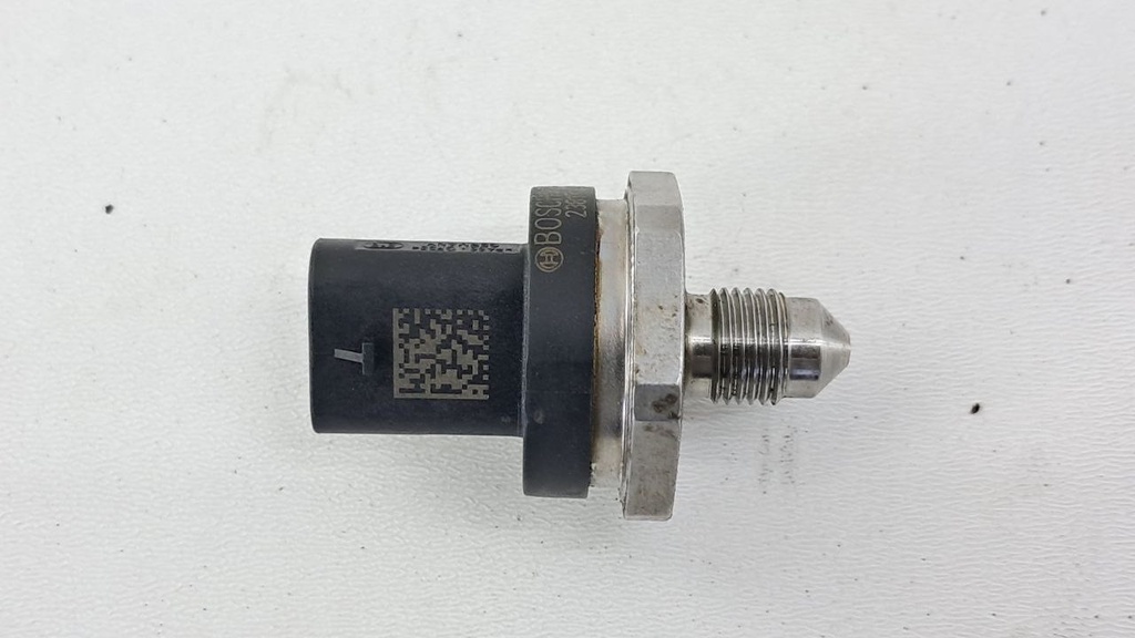 Датчик давления топлива Opel Insignia 2.0 Turbo 2018 0261547000