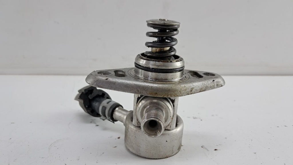 ТНВД Skoda Fabia Rapid 1.2 TSI 2016 04E127026E