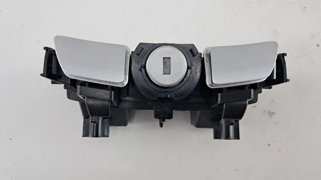 Замок бардачка BMW 5 GT F07 F10 F11 2014 9142175