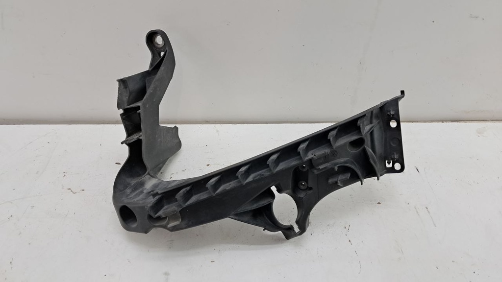 Крепление переднего бампера VW Golf 2015-2017 гг 5G0807050A