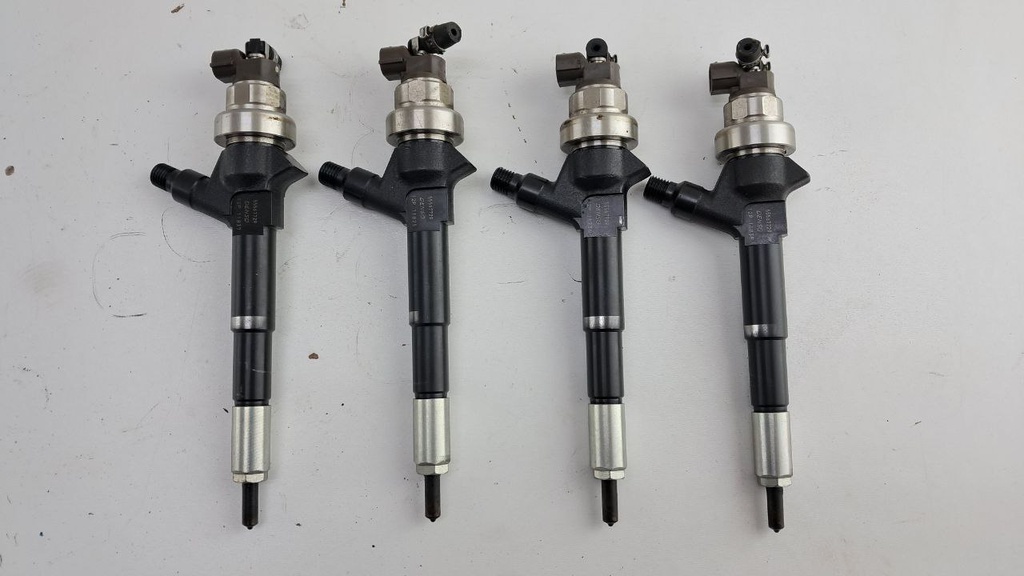 Форсунки Chevrolet Cruze 1.7CDTI 2014  55567729