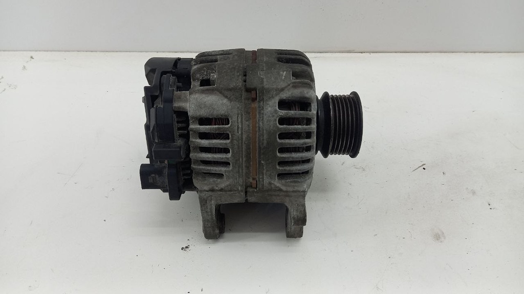 Генератор Volkswagen Caddy 2.0i EcoFuel 2006-2015 06F903023G