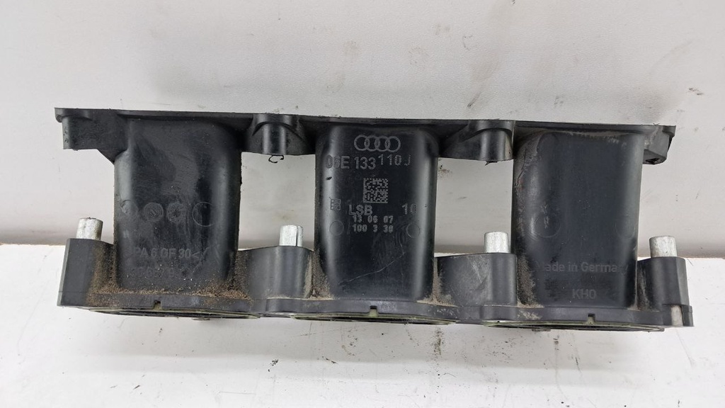 Впускний колектор Audi A6 C6 A8 2.8 FSI 2008 06E133110J