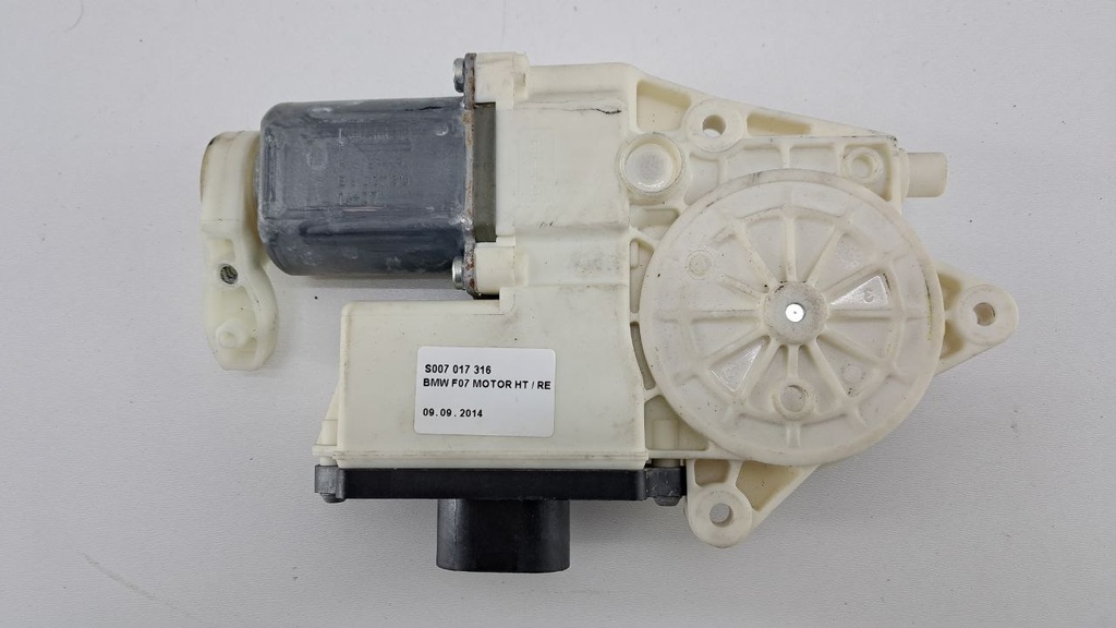 Моторчик склопідйомника передній правий BMW 5 GT F07 2014 0130822528