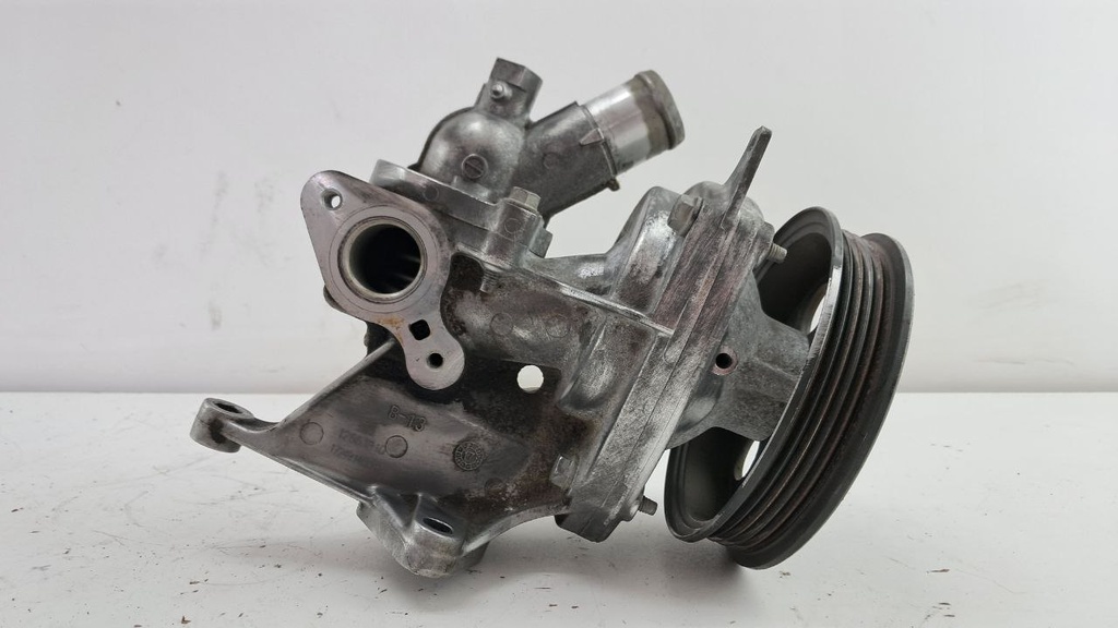 Водяний насос Opel Insignia 2.0 Turbo 2018 рр. 12663910