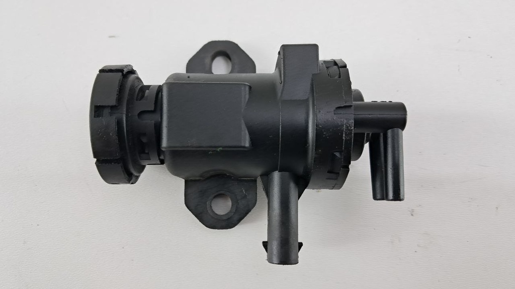 Клапан вакуумний BMW 5 GT F07 F10 F11 3.0d 2014 8509323