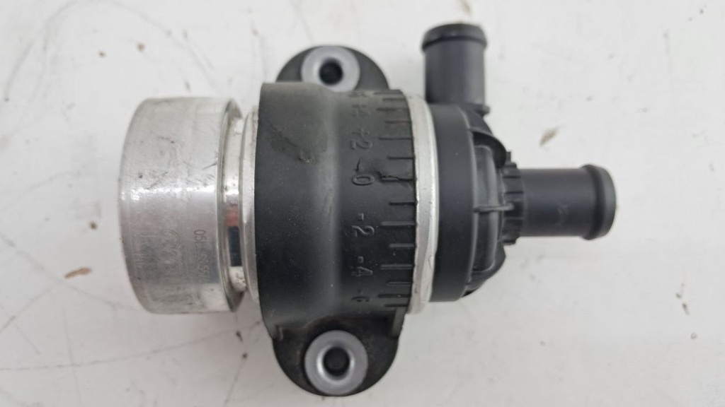 Водяний насос Audi A4 S4 B9 Q5 2.0 TDI 2021 рр 05L965567A