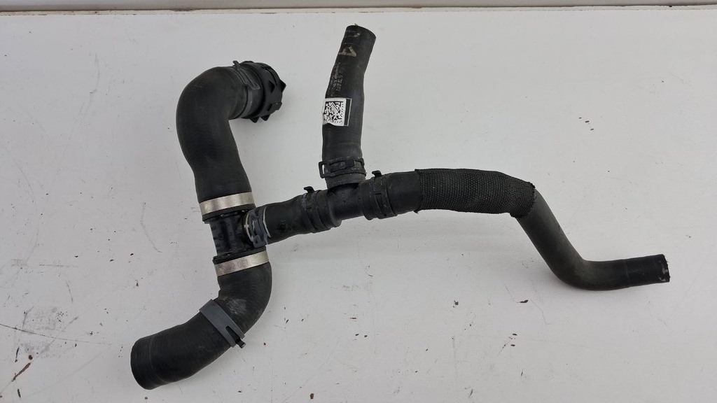 Трубка воды Audi A4 S4 B9 Q5 2.0 TDI 2021 гг 4G0121140T