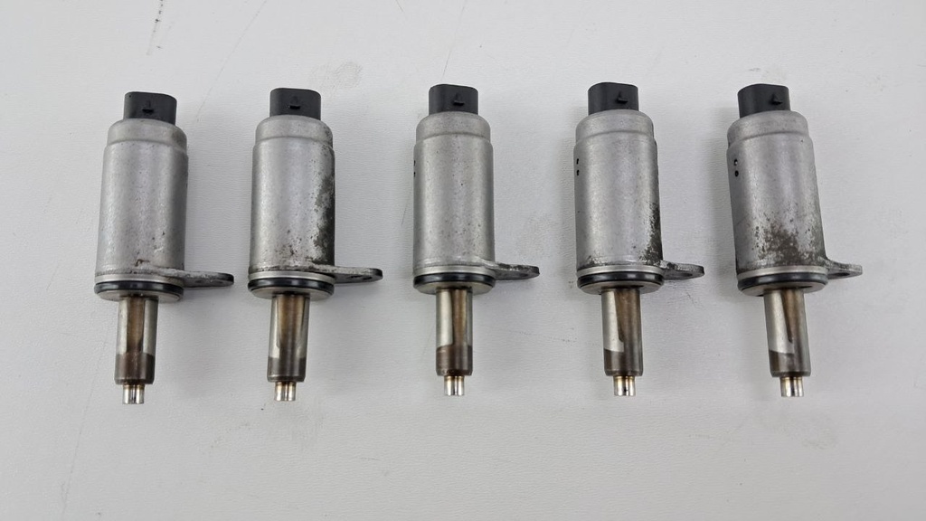 Клапан фаз газораспределения Audi A4 A6 C7 2.8 FSI 2008 06E103697E