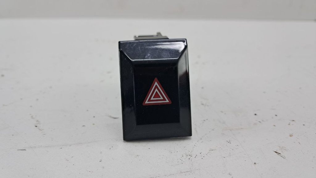 Кнопка аварийки Toyota Corolla E21 2019-2023 8433202400