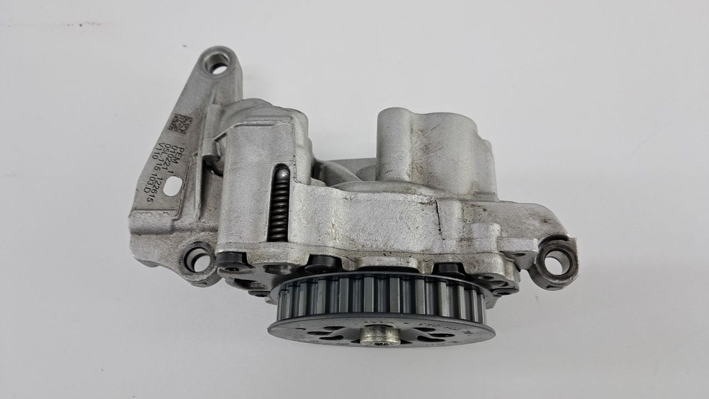 Масляный насос Audi A4 S4 B9 Q5 2.0 TDI 2021 05L115103D