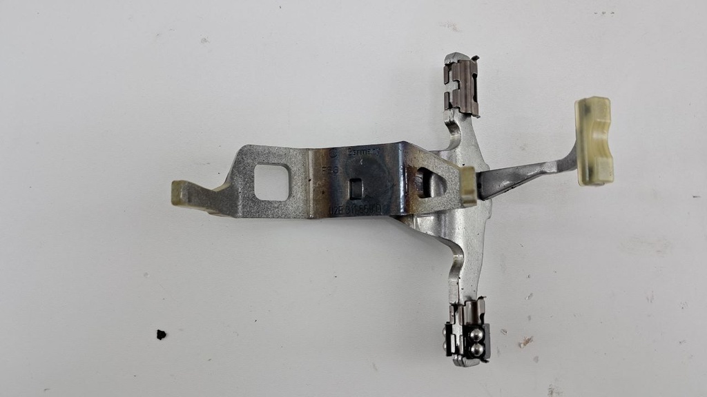 Вилка перемикання передач Audi A3 8V 2.0 TDI DQ250 2010 02E311559E