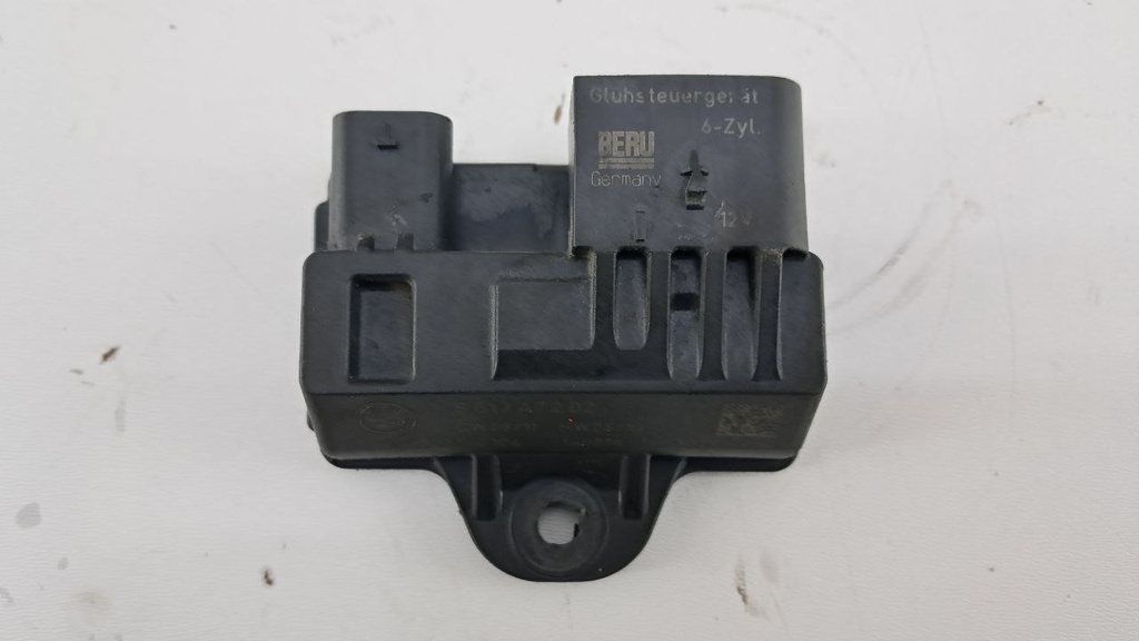 Реле свічок розжарювання BMW 5 GT F07 F10 F11 3.0d 2014 8519472