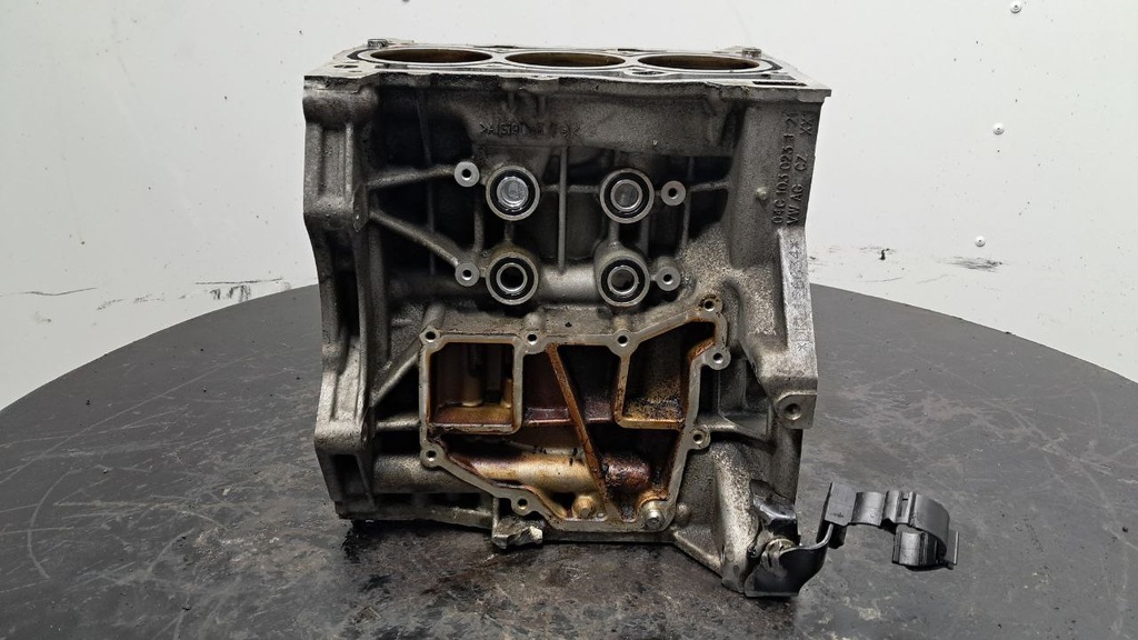 Блок двигуна Volkswagen Polo 1.0 TSI 2019 04C103023J