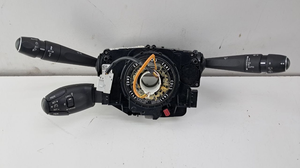 Подрулевой блок Peugeot 308 2014-2017 98072733ZD