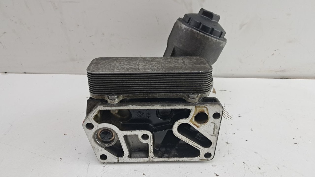 Корпус масляного фільтра Volkswagen Transporter T5 2.5 TDI BNZ 2003-2015 070115389E