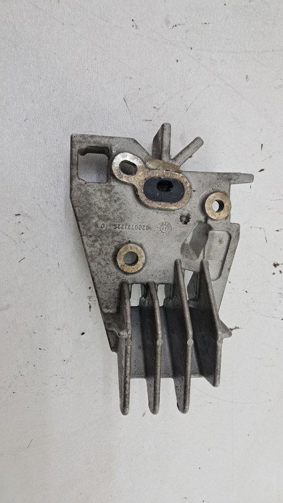 Кронштейн форсунки підігріву каталізатора Renault Clio 1.5 DCI Euro 5 2009-2012 8200771226