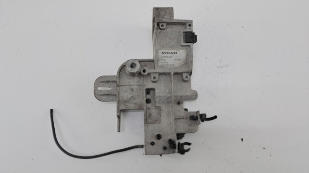 Кронштейн клапана вакуумного VOLVO V70 III 2.0 D3 2012 31293427