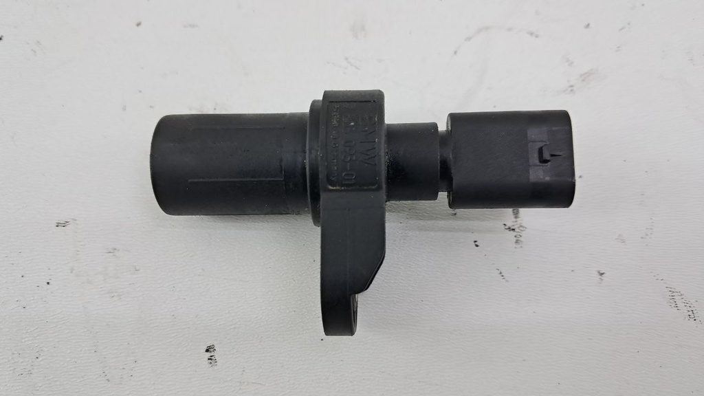 Датчик распредвала BMW 5 GT F07 F10 F11 3.0d 2014 7803093