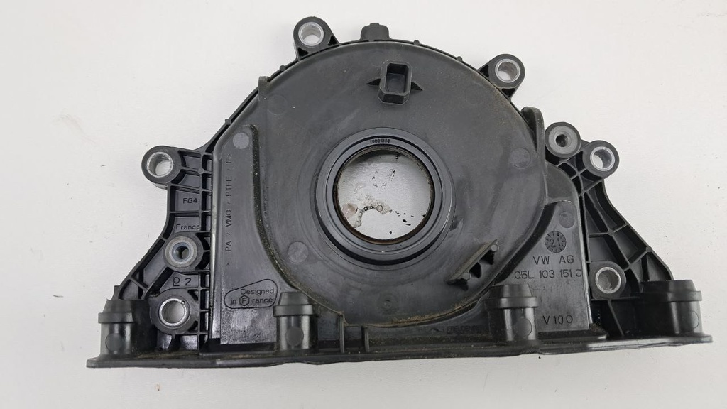 Передняя крышка двигателя Audi A4 S4 B9 Q5 2.0 TDI 2021 05L103151C