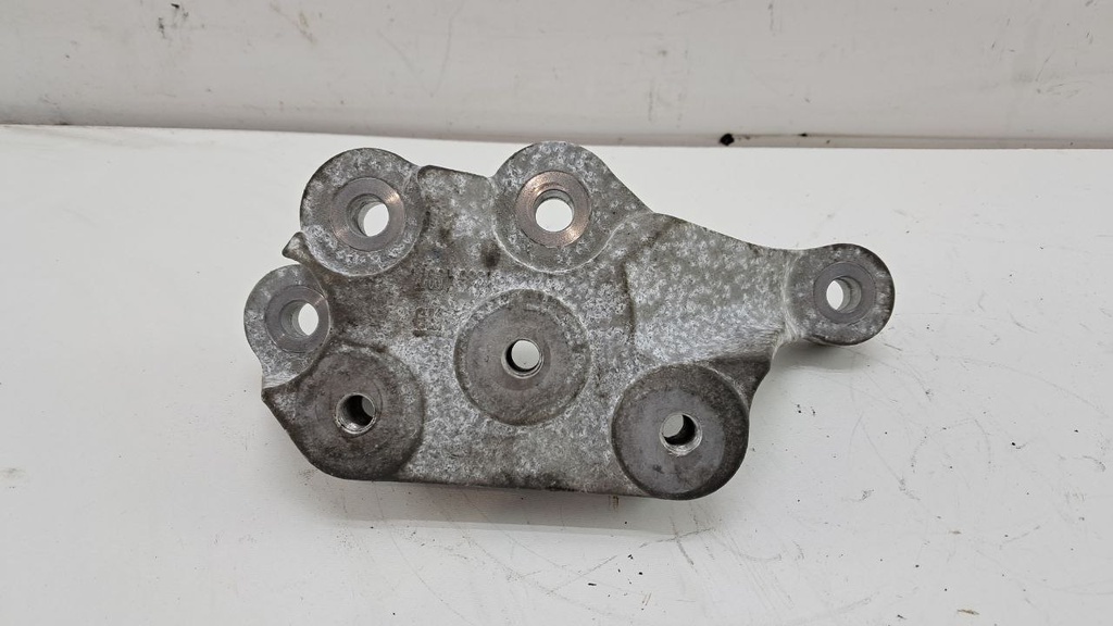 Кронштейн двигуна Opel Astra K Sports Tourer B16 1.4 Turbo 2016 13364007