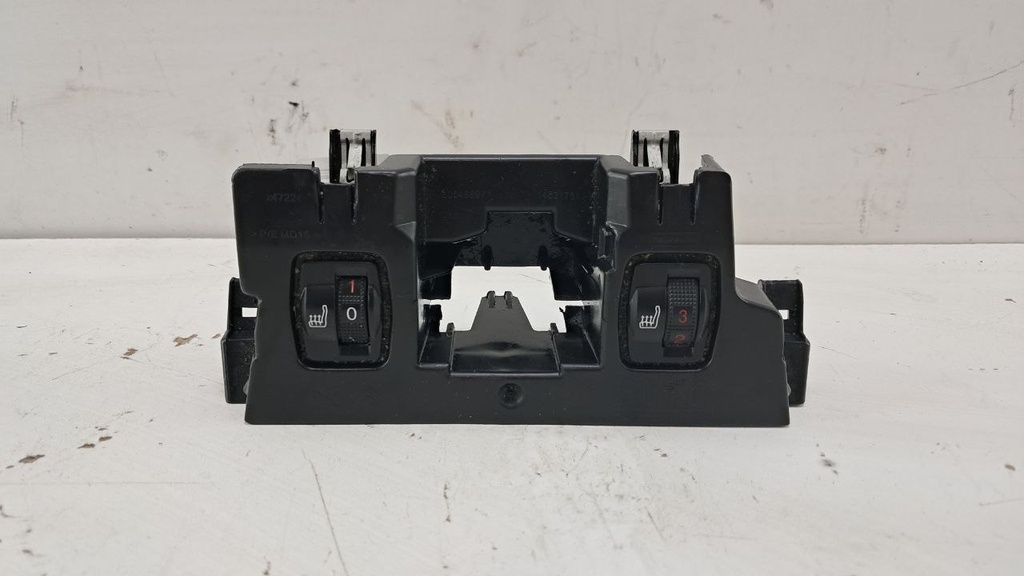 Вимикач підігріву сидіння Peugeot 308 2014-2017 9806488977